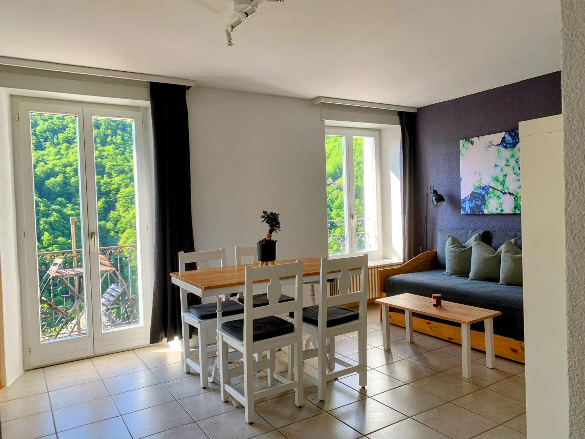 Casa Gialla * Russo